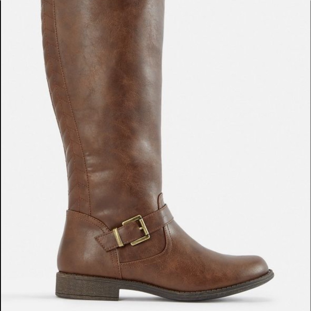 Brand New in Box Ladies Flat Boots